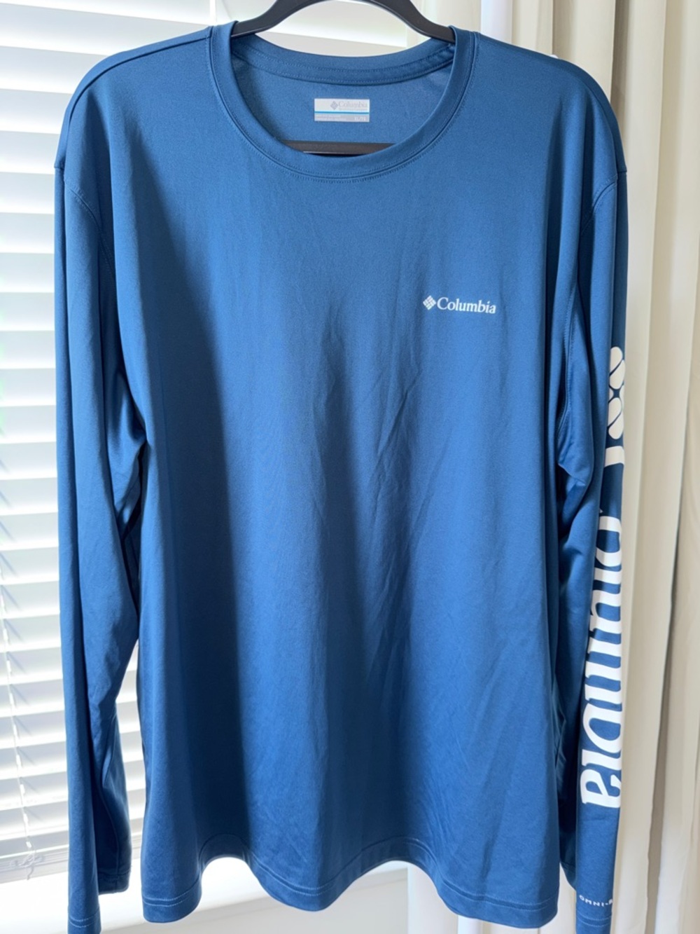 Columbia Men's Blue Performance Crew Neck Shirt